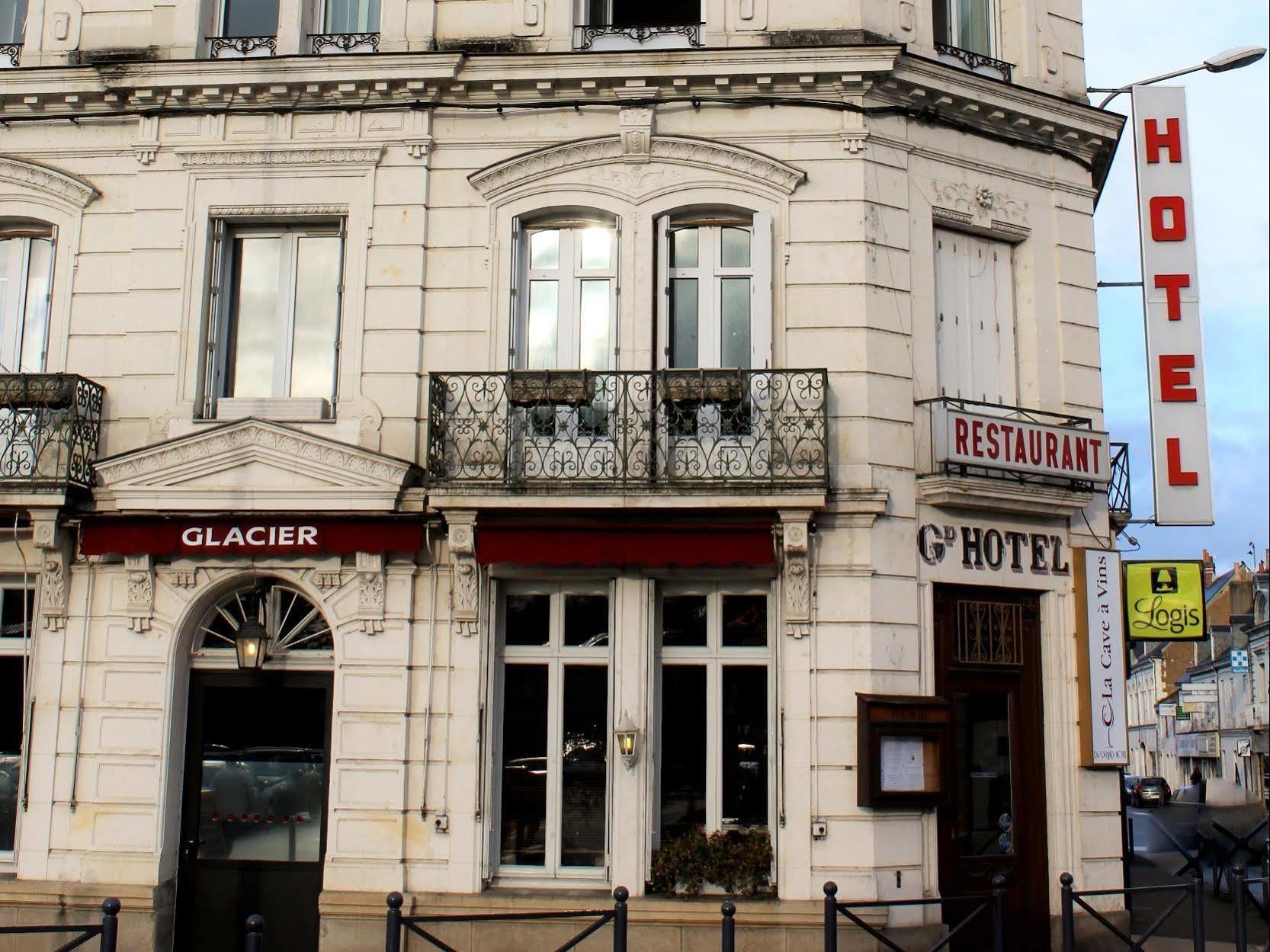 Logis Le Grand Hotel Château-du-Loir Buitenkant foto